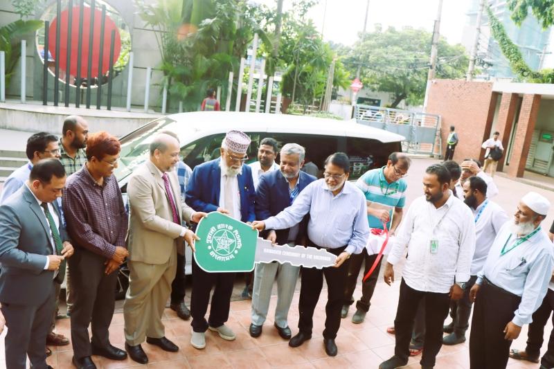 আহ্ছানউল্লা বিশ্ববিদ্যালয়ে পূর্বালী ব্যাংকের মাইক্রোবাস উপহার